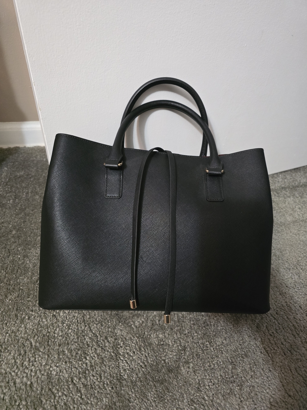 Aldo Aquafynaax Classic Black Tote Shoulder Purse with Red Interior - Picture 9 of 9